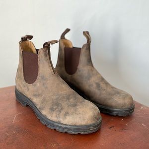 Blundstone #585 Classic Chelsea Boots in Rustic Brown. Size Men’s 10/ Women’s 11